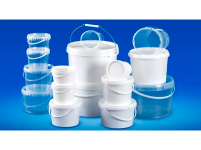 Is it harmful to store honey in plastic food buckets?
